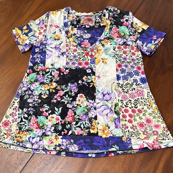 Johnny Was Multicolor Floral Patchwork V-Neck Top - Picture 5 of 8